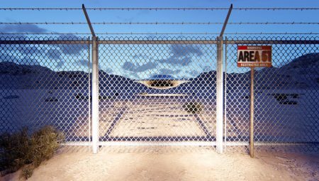 51. Bölge’den sağ kurtuldu: “Çölün ortasında kapalı bir üs var”