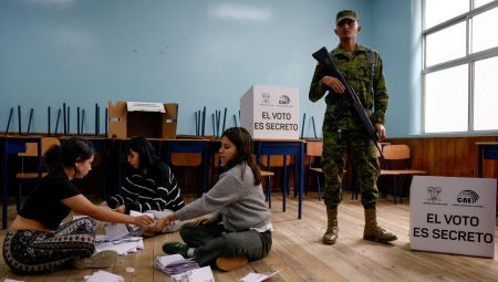 Ekvador’da seçimi mevcut Devlet Başkanı Noboa kazandı