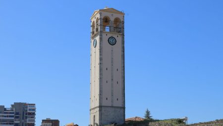 Elbasan’daki saat kulesi zamana tanıklık ediyor