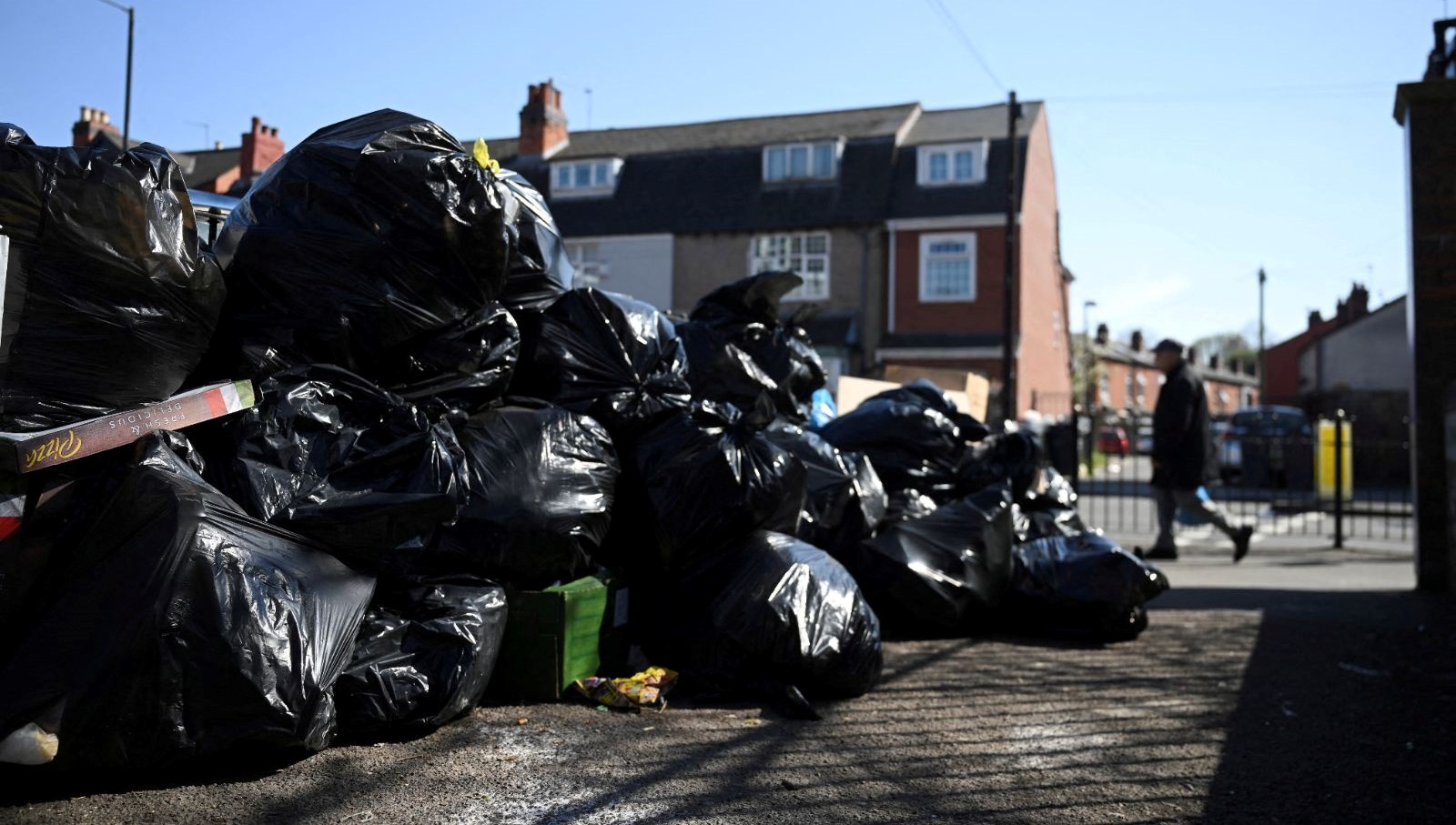İngiltere’de fare ve çöp krizi sürüyor: Halk sıhhati riski ilan edildi