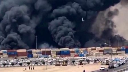 İran’da limanda patlama: Can kaybı 14’e yükseldi, yaralı sayısı 700’ü geçti