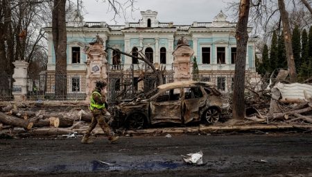 Rusya’dan Sumy savunması: Ukraynalı askeri yetkililerin toplantısı vuruldu