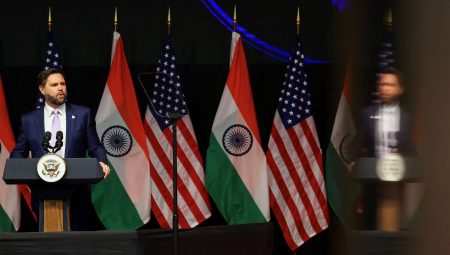 Vance, Hindistan’da: “21’inci yüzyıl, çok karanlık bir periyot olabilir”