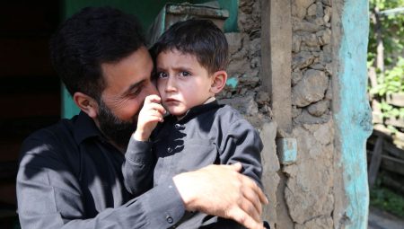 Acılı babanın büyük sırrı: “Doktora gitti, gelecek diyorum”