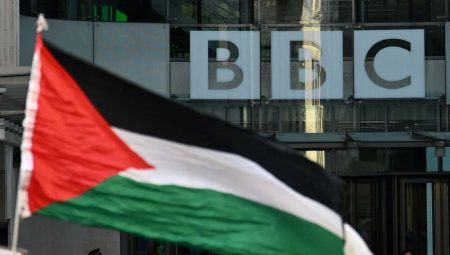 BBC’ye soykırımı gizlediği gerekçesiyle protesto
