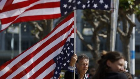 Bir garip gösteri programı: Kazanan vatandaşlık alacak