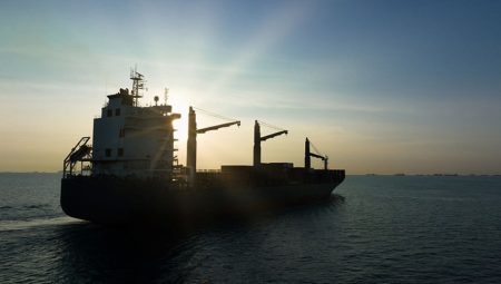 Denizlerdeki savaş: Putin’in “Gölge Filosu” uyandı