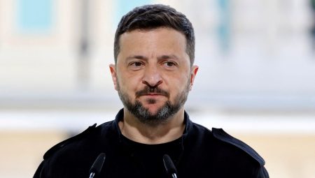 İngiliz gazetesinden Zelenski yorumu: “Siyasi poker mi, Rus ruleti mi?”