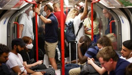 Londra’da elektrik kesintisi: Yolcular metroda mahsur kaldı