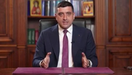 Romanya’da seçimlerde çok sağcı aday birinci tıpta önde