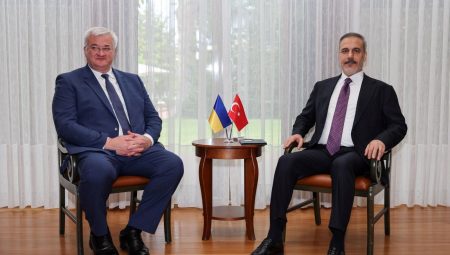 Ukrayna Dışişleri Bakanı Türkiye’de: “Putin, Zelenski’yle görüşmekten kaçınmamalı”