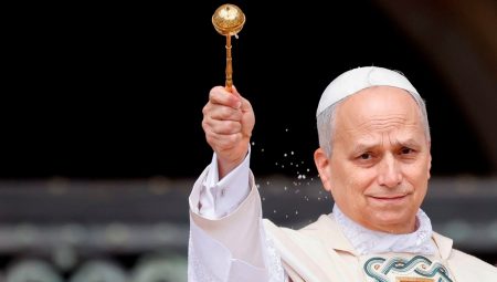 Vatikan’da dev merasim: Papa 14. Leo, resmen vazifeye başladı