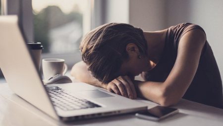 Araştırma: Uzun mühlet oturmak beyni küçültüyor