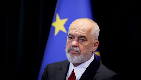 Arnavutluk Başbakanı: İlah, Avrupa’ya son bir talih vermek için Trump’ı kurtardı