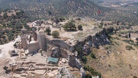 Beçin Antik Kenti’nde hafriyatlar sürüyor: Ok uçları bulundu