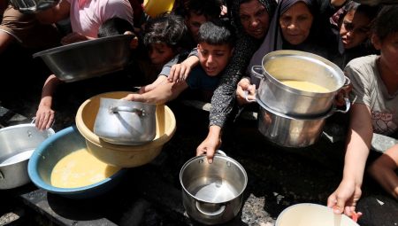 BM Raportörü: İsrail, Gazze’yi aç bırakma kampanyasının en müthiş evresini yaşatıyor