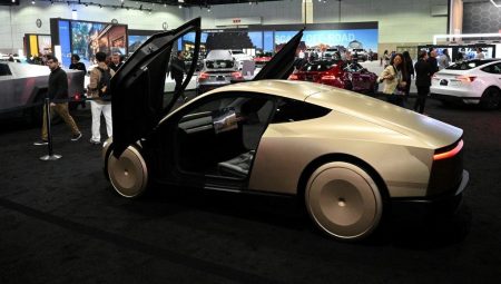 Elon Musk açıklamıştı… Robotaxi resmen faaliyete geçiyor