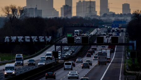 Harita uygulaması Almanya’da kaos yarattı: Otobanlar “kapalı”