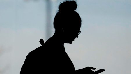 İngiliz hükümeti, çocukların toplumsal medya kullanımını kısıtlamayı planlıyor