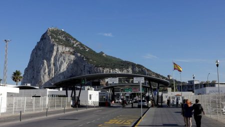 İngiltere ve ABD, Cebelitarık’ta muahedeye vardı