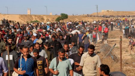 İsrail, Gazze’de insani yardım bekleyenlere ateş açtı: 15 Filistinli hayatını kaybetti