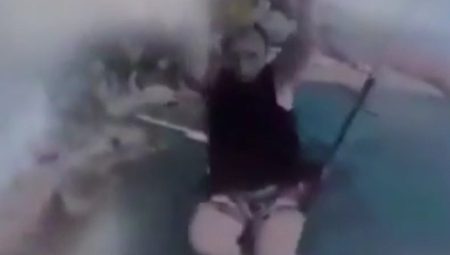 Paraşütün emniyet kemerini açan genç denize düşerek öldü