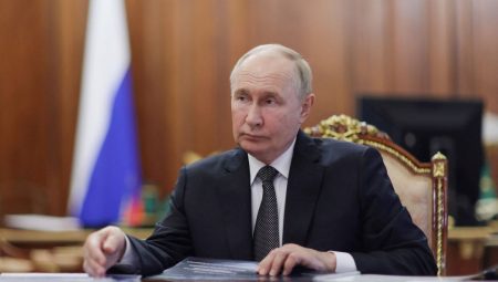 Putin’den Microsoft ve Zoom yorumu: “Nefesleri kesilmeli”
