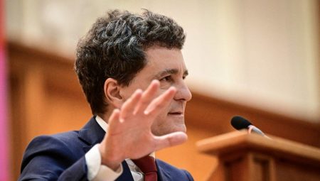 Romanya’nın yeni cumhurbaşkanı Dan, yemin ederek vazifeye başladı