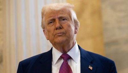 Trump, AB’ye uygulanacak yüzde 50’lik tarifeyi erteledi