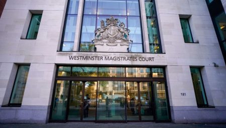 Türkiye’nin Londra Başkonsolosluğu önünde Kur’an yakan şahsa para cezası